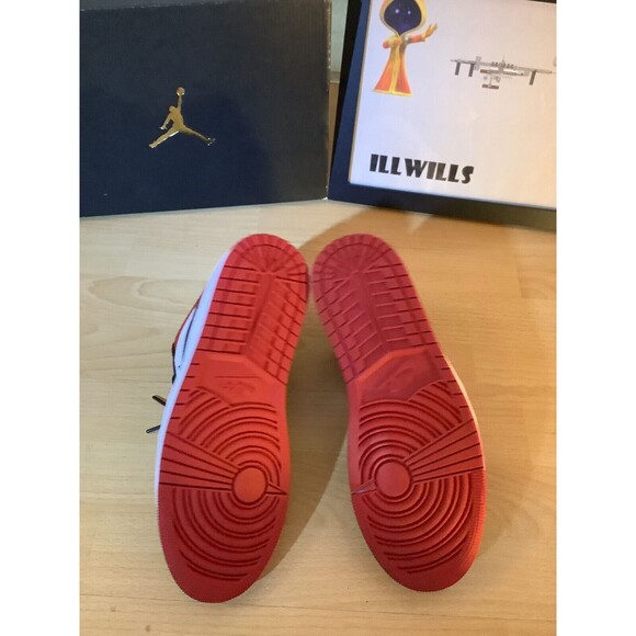 Athletic_Shoes